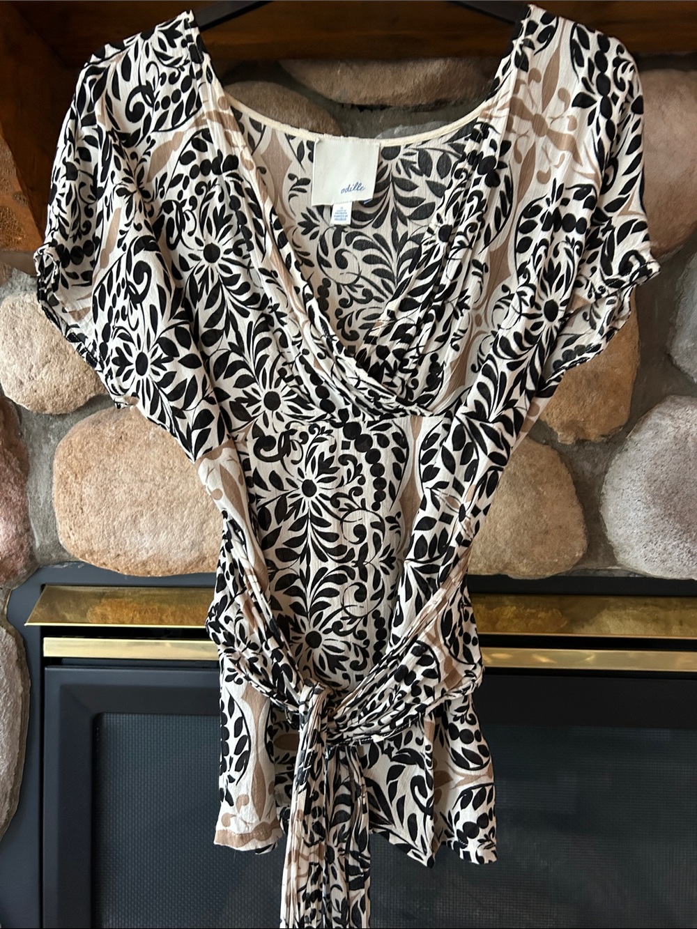 Anthro | Odille Deep V-Neck Short Dolman Sleeve Wrap Top, Size 8